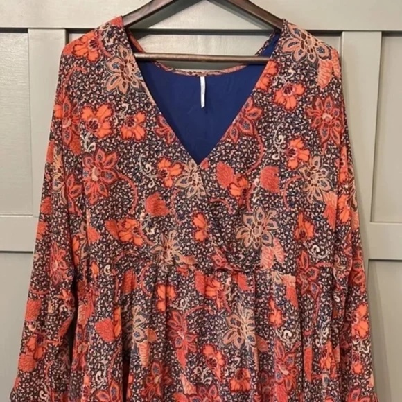 Free People Teegan Mini Dress in Peach Combo Long Sleeve Surplice Neck Sz Medium - Picture 7 of 15